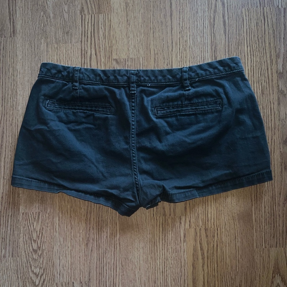 Express Shorts - Picture 3 of 3
